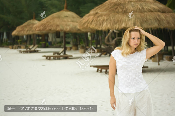 海灘上的女人