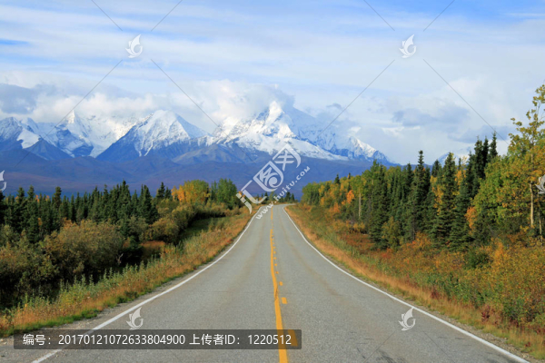 穿越阿拉斯加的旅行