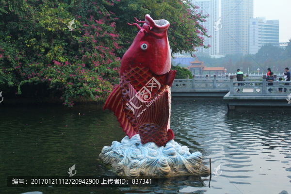 鯉魚雕塑