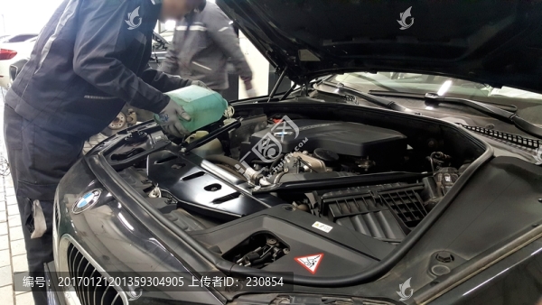 汽車保養(yǎng),發(fā)動機(jī)艙