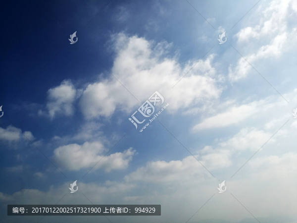 白云天空