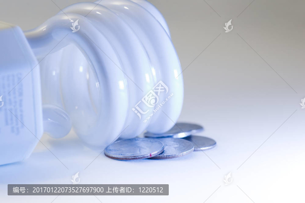 宿舍一角硬幣的緊湊型熒光燈泡
