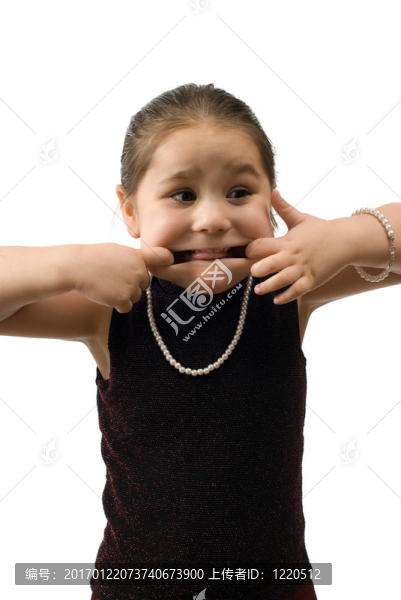 孩子做鬼臉