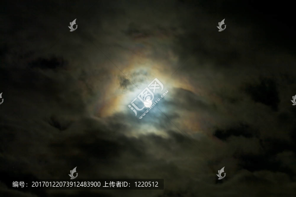 Moon在云里