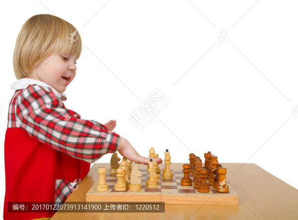 小女孩下棋