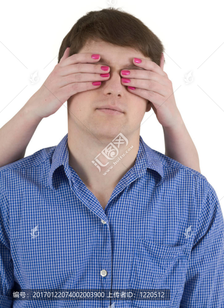 有蓋眼睛的人