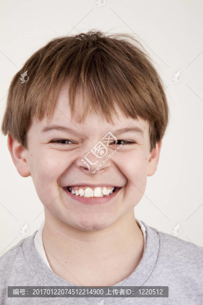 小男孩的咆哮