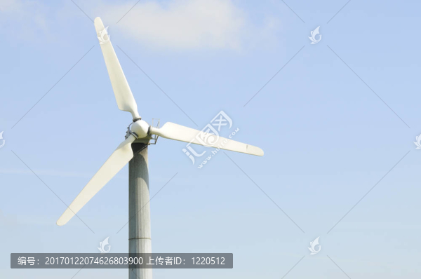 孤獨的風(fēng)力發(fā)電機(jī)