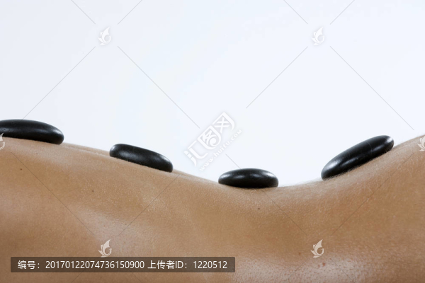 溫泉的熱石療法