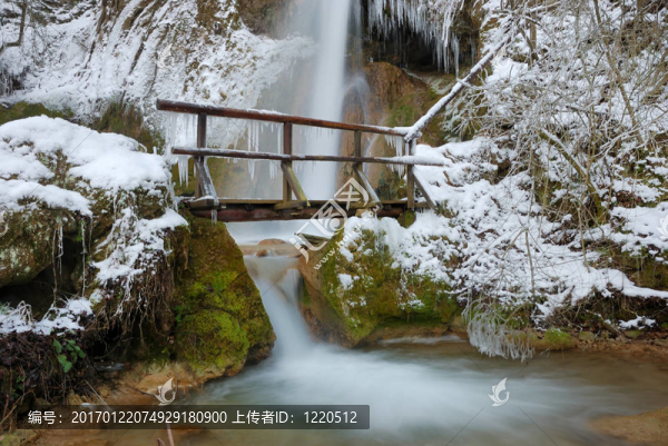冬季瀑布橋