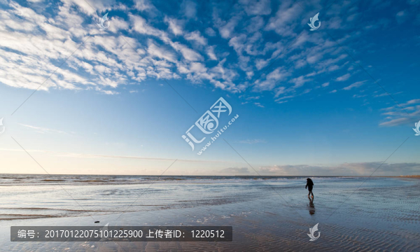 海灘上的日落-匯圖網(wǎng) www.fosd68.com 海灘上的日落