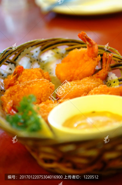 籃子里的蝦