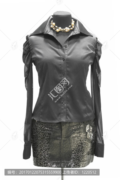 黑女人的衣服