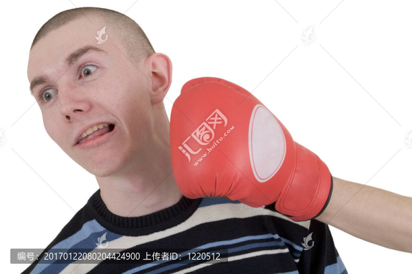 男子打了一拳