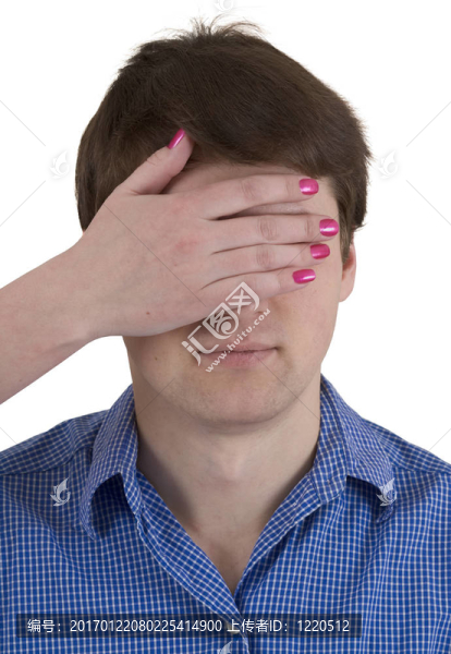 有蓋眼睛的人