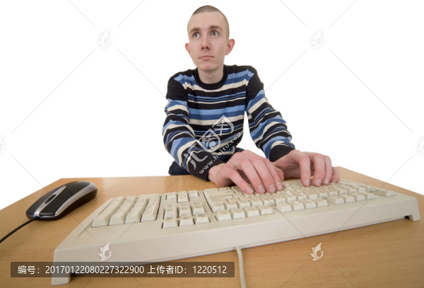 鍵盤上的人