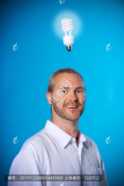 微笑的人
