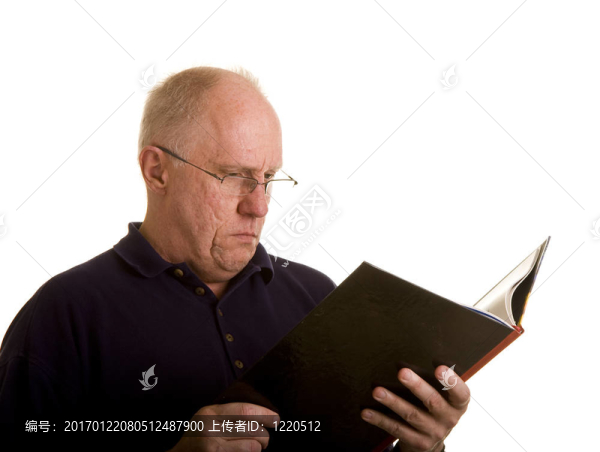 帶書的老家伙