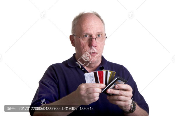 老禿頭男子拔信用卡