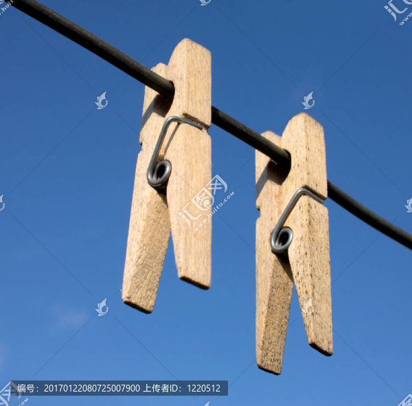 兩木衣服釘