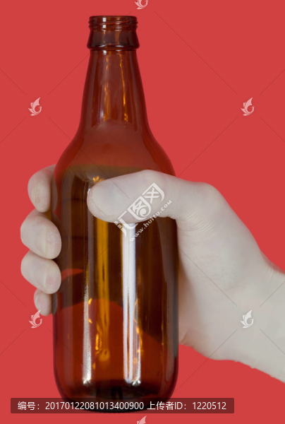 布朗手上的瓶子