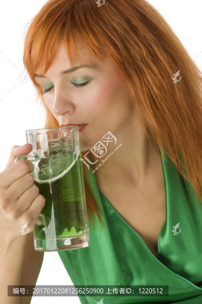 綠色的啤酒