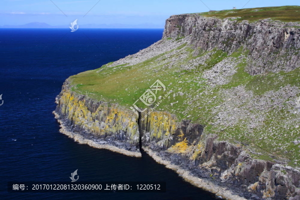 懸崖；巖石和海洋