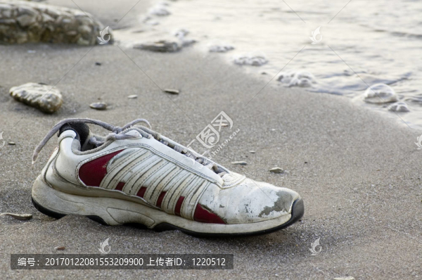 在Beach鞋