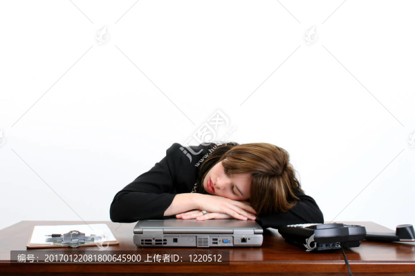 美麗的西班牙女人在書桌上