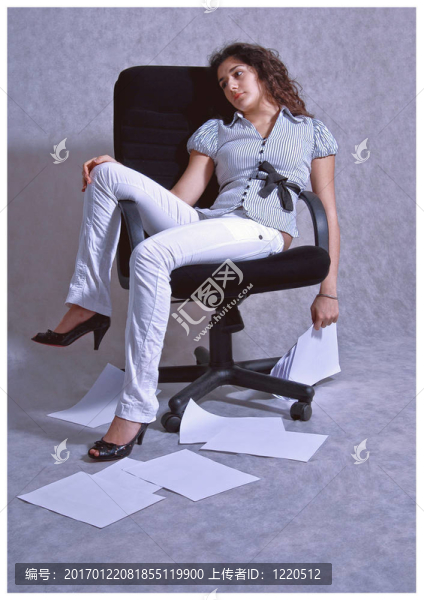 一個(gè)迷人的疲倦的女士