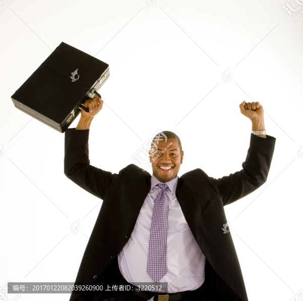 黑衣人舉拳與Briefcase,Over,Head