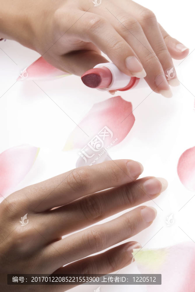 手指口紅和玫瑰