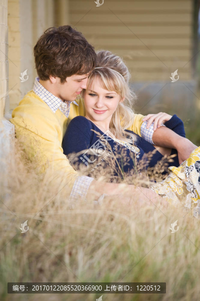 年輕的白人夫婦在愛