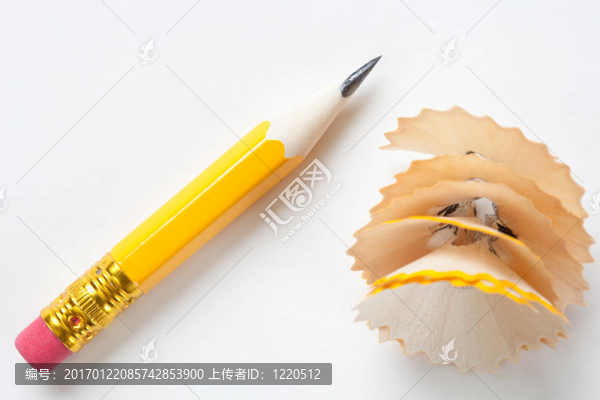 紋理紙上的短黃鉛筆