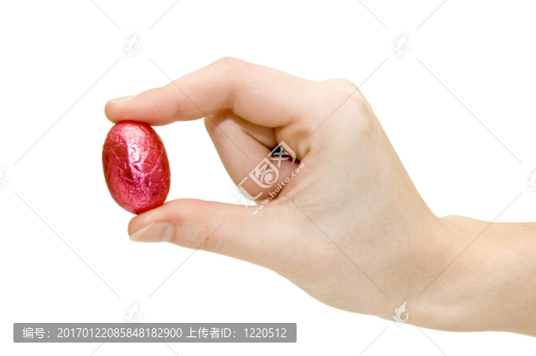 手持復活節(jié)蛋