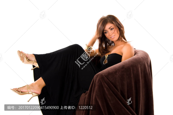年輕漂亮的黑發(fā)女人