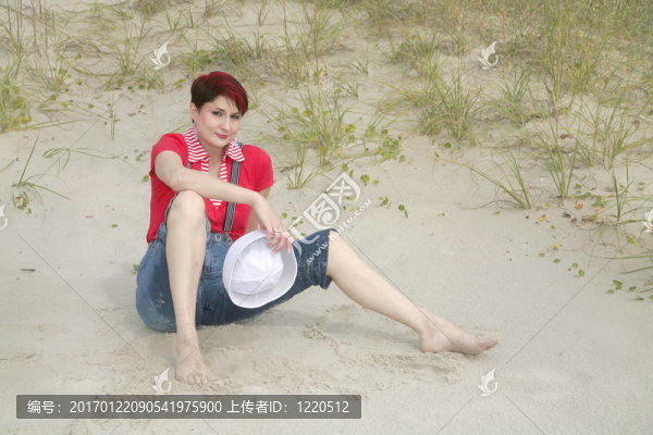 海灘上的水手女人
