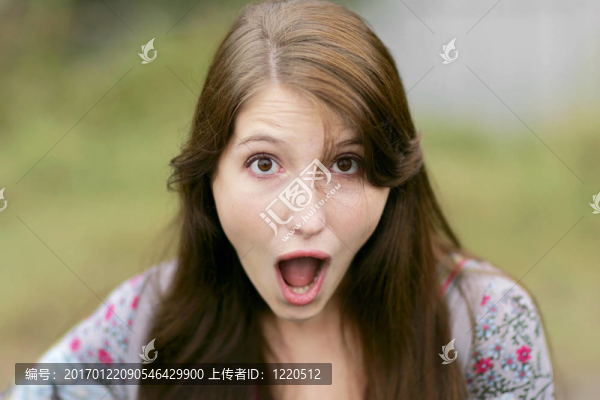 很奇怪的女人