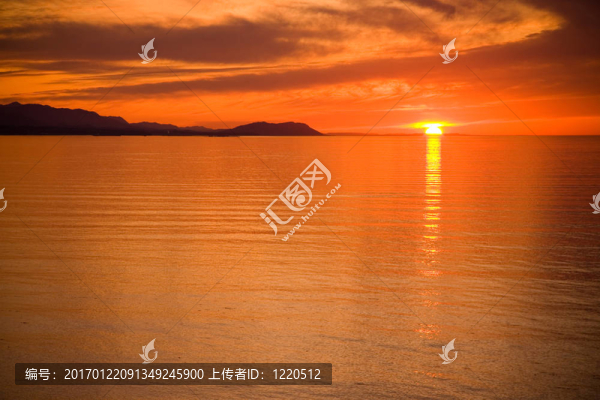 胡安·德富卡海峽的日落