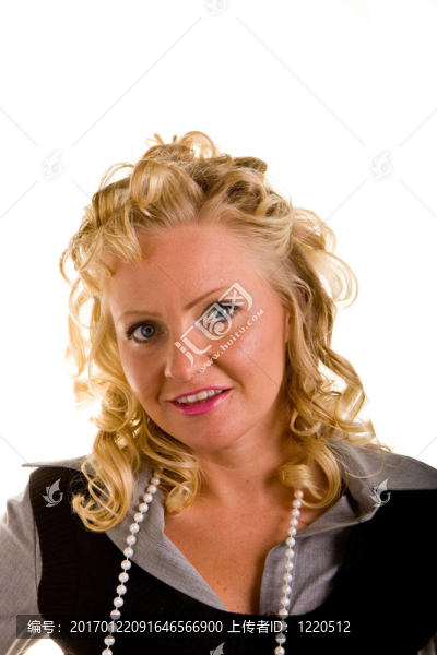 金發(fā)女郎在珍珠般的微笑