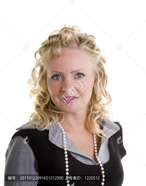 金發(fā)女郎在珍珠般的小微笑