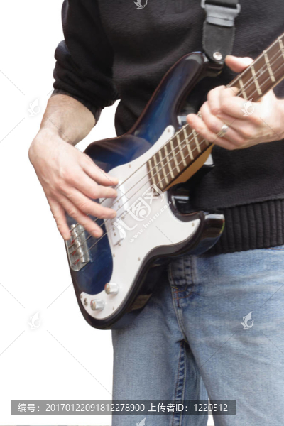 玩低音吉他