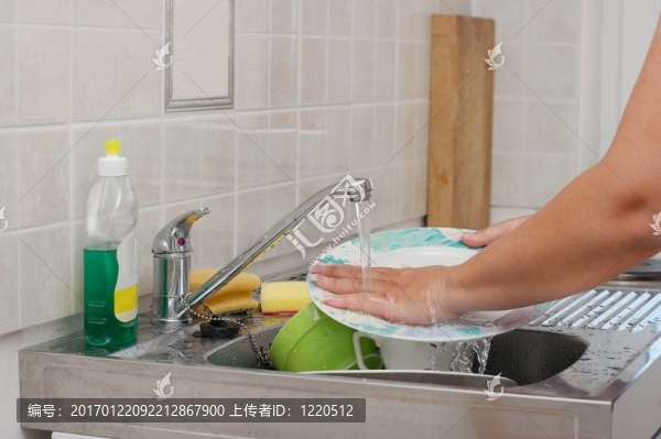 洗盤子