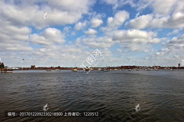 在海上