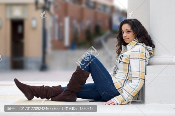 年輕的印度女人