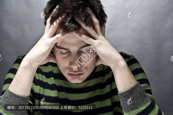 年輕的悲傷的男人的肖像