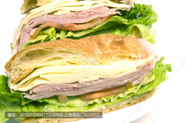 美味的火腿瑞士奶酪三明治面包牛角包
