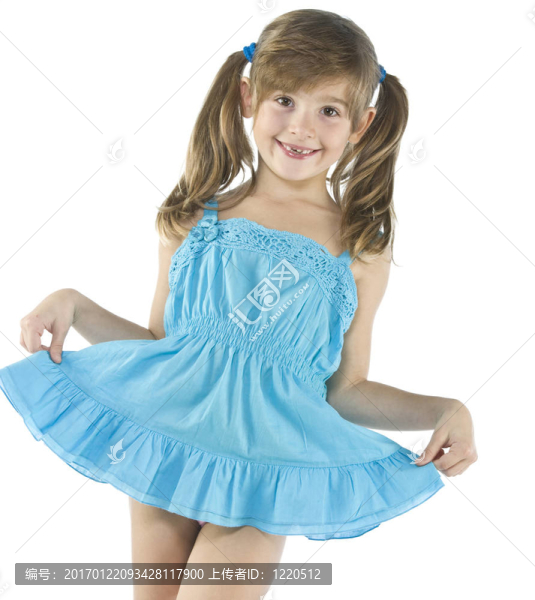 穿藍色衣服的女孩