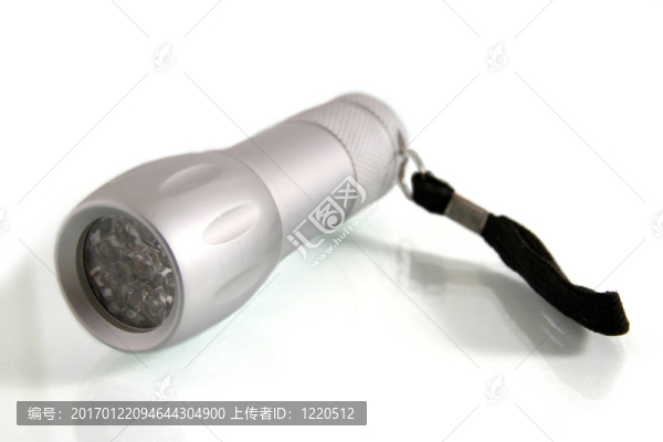 白色背景上的火炬