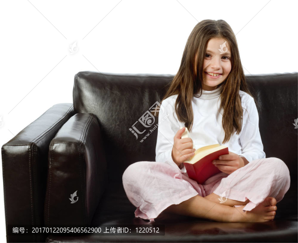 讀一本書的女孩